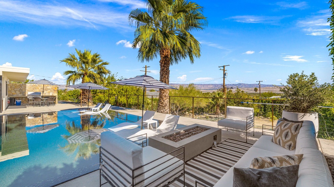 Photo of Patio Balcony in Chino Canyon