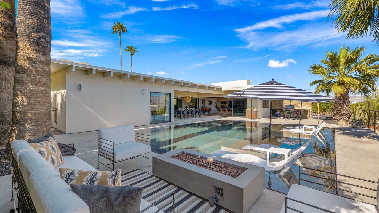 Photo of Livingroom in Chino Canyon