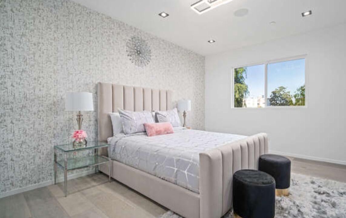 Photo of Bedroom in NoHo Arts District