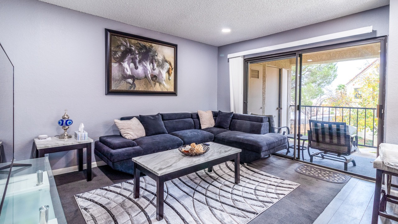 Photo of Livingroom in Palmdale