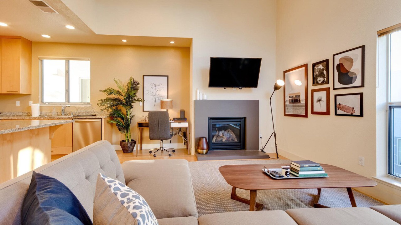 Photo of Livingroom in Menlo Park