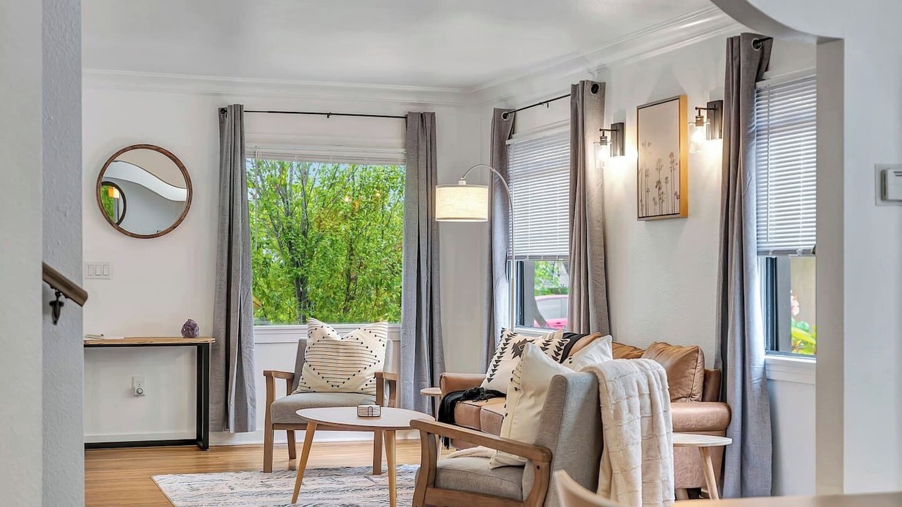 Photo of Livingroom in Belmont Shore