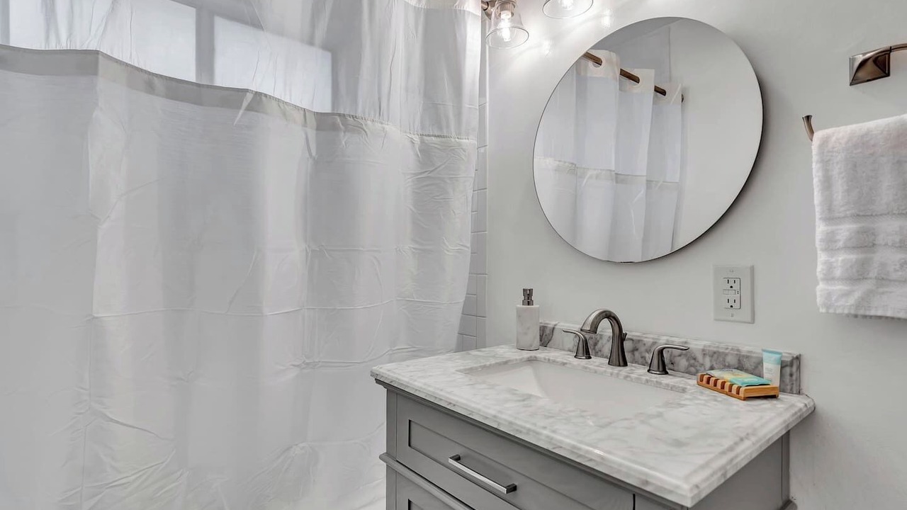 Photo of Bathroom in Belmont Shore