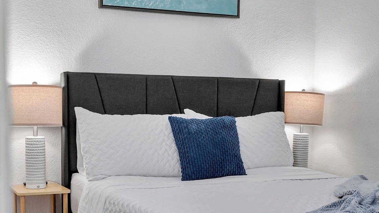 Photo of Bedroom in Belmont Shore