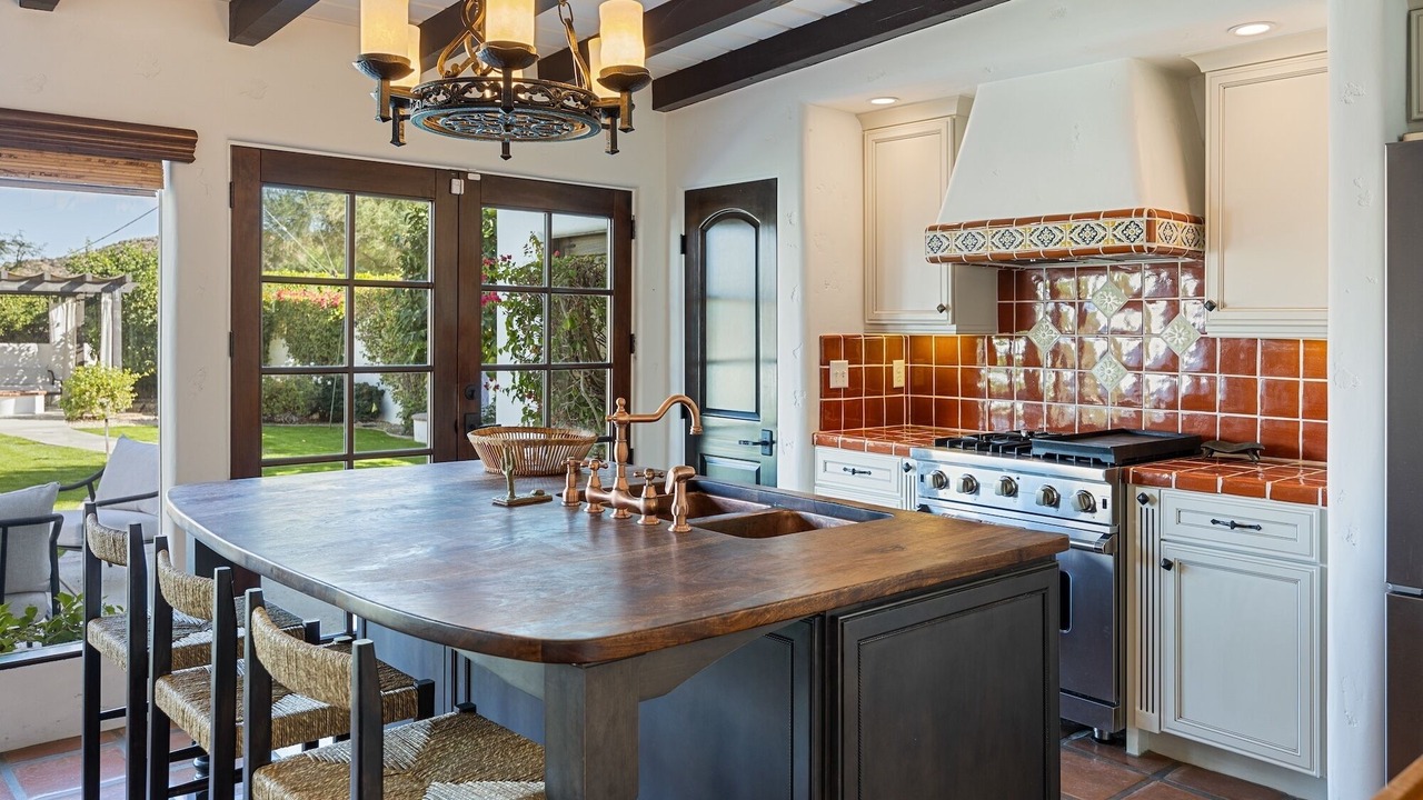 Photo of Kitchen in Araby Commons