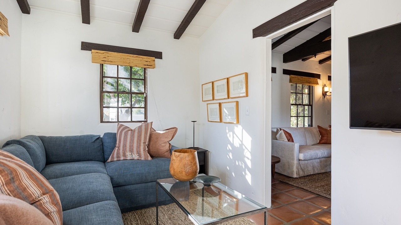 Photo of Livingroom in Araby Commons