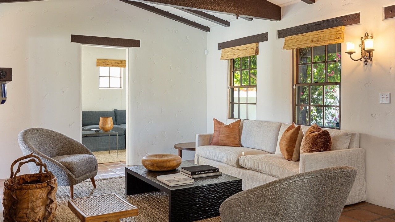 Photo of Livingroom in Araby Commons