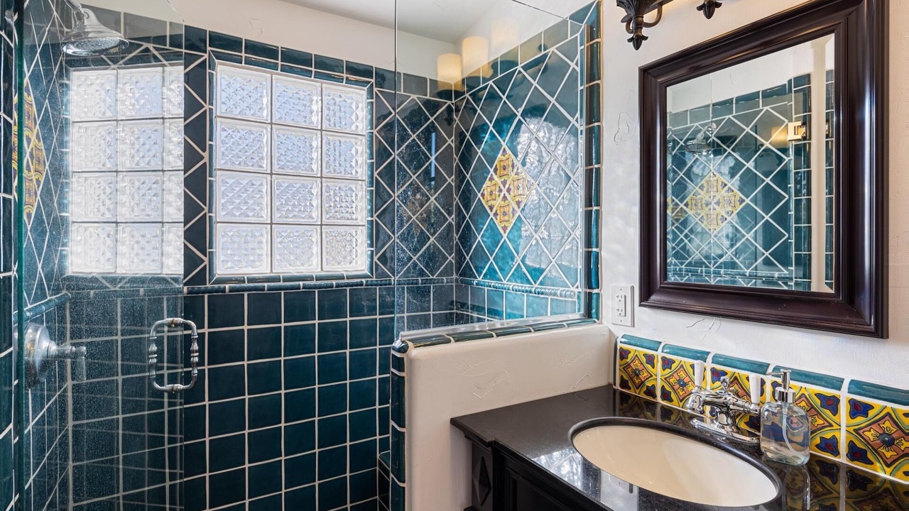 Photo of Bathroom in Araby Commons