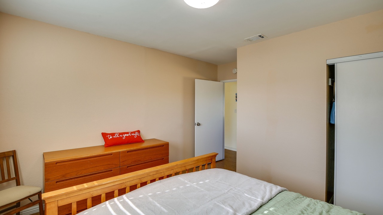 Photo of Bedroom in Harbor
