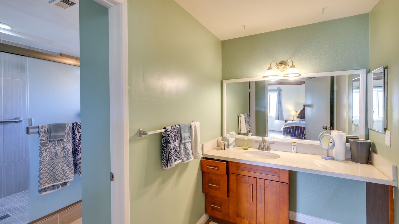 Photo of Bathroom in Harbor