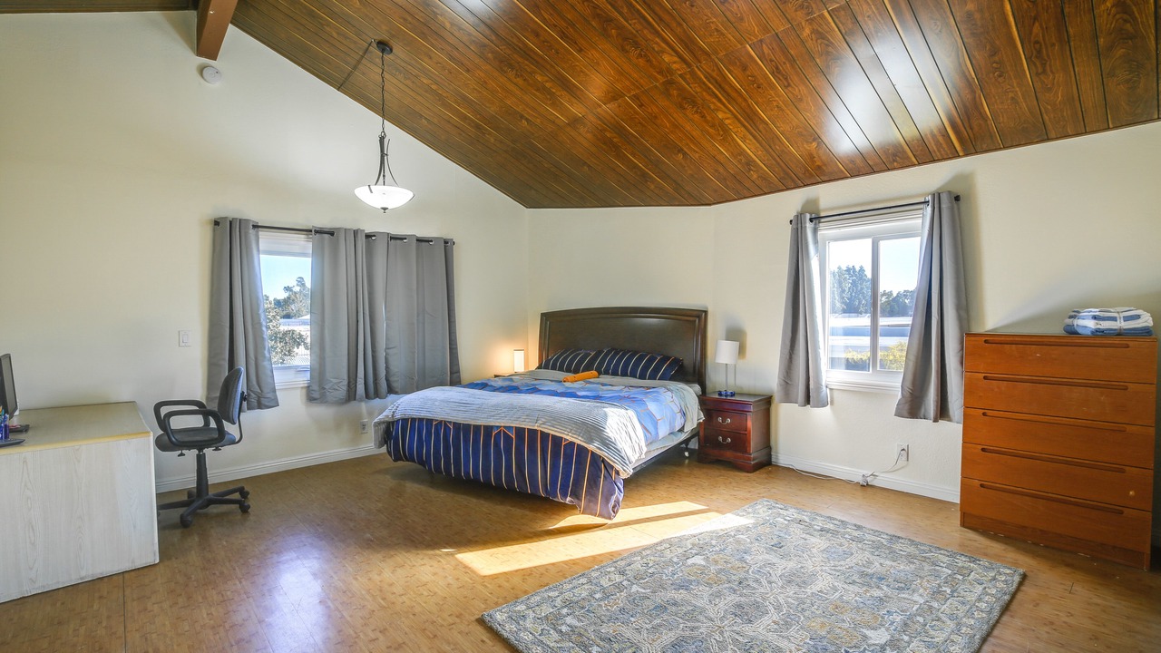 Photo of Bedroom in Harbor