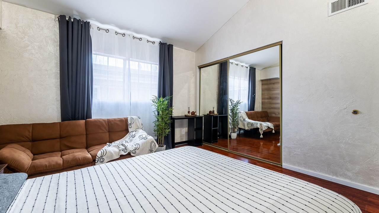Photo of Bedroom in Pacific - Edison