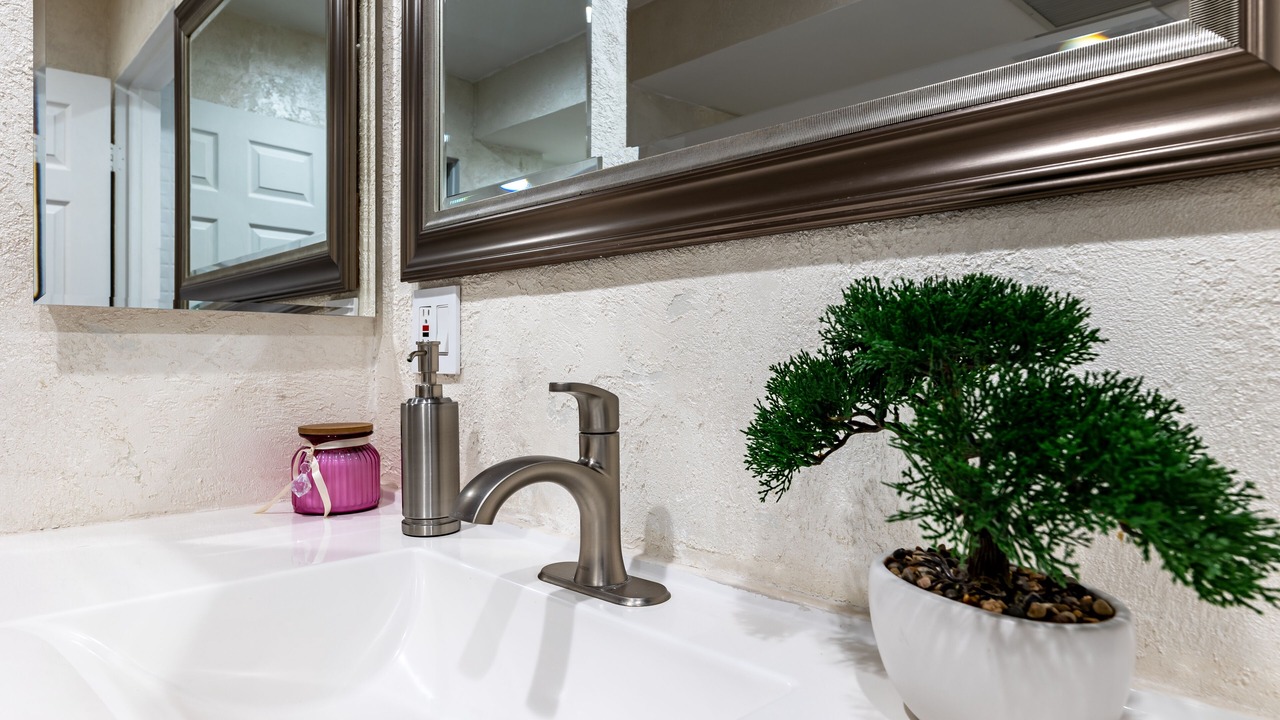 Photo of Bathroom in Pacific - Edison