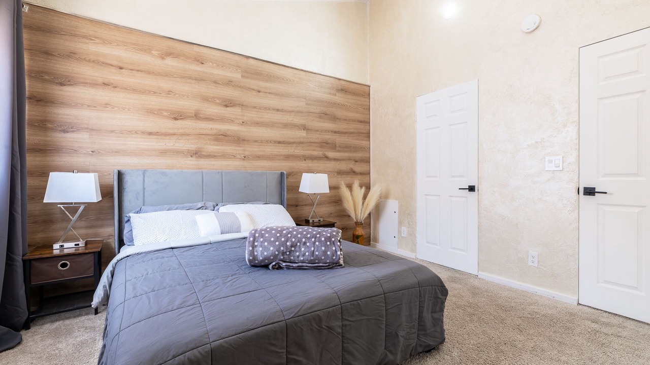 Photo of Bedroom in Pacific - Edison