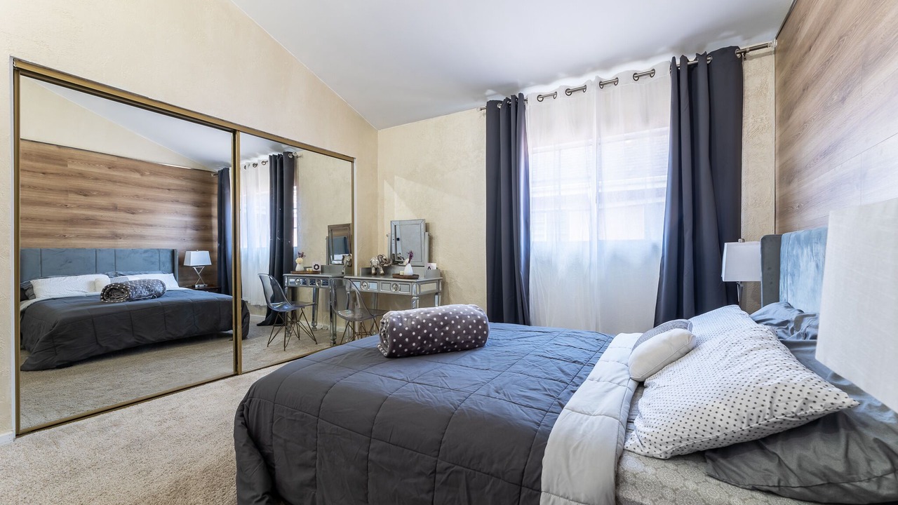 Photo of Bedroom in Pacific - Edison
