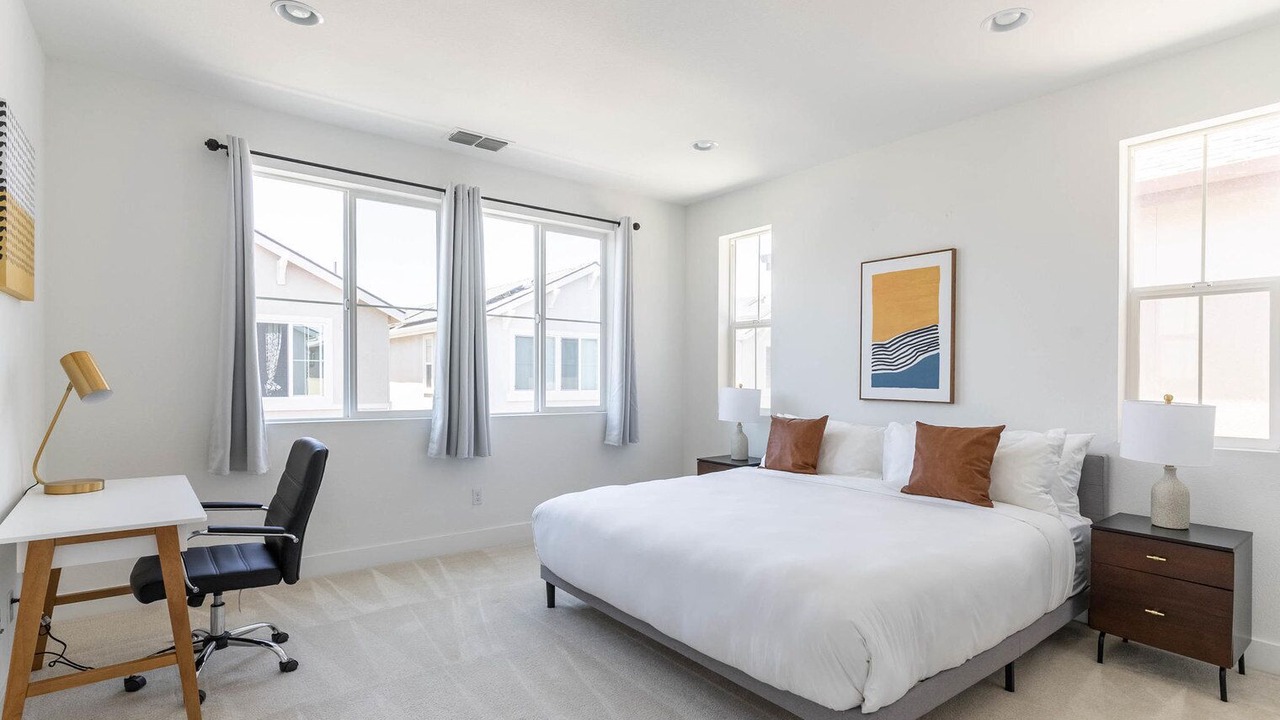 Photo of Bedroom in Newark