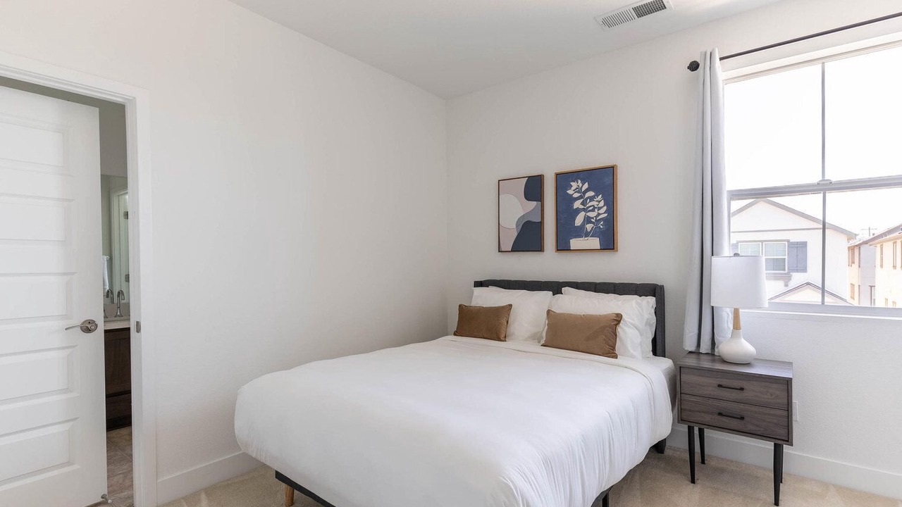 Photo of Bedroom in Newark