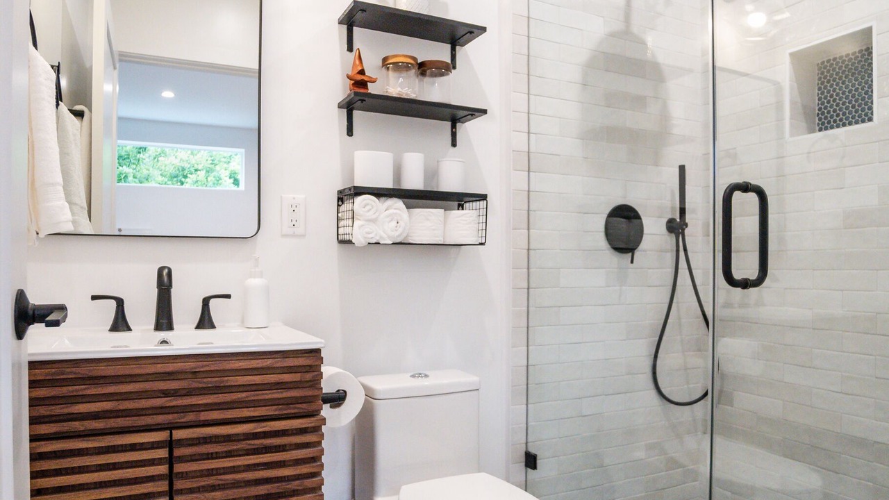 Photo of Bathroom in Lake Balboa