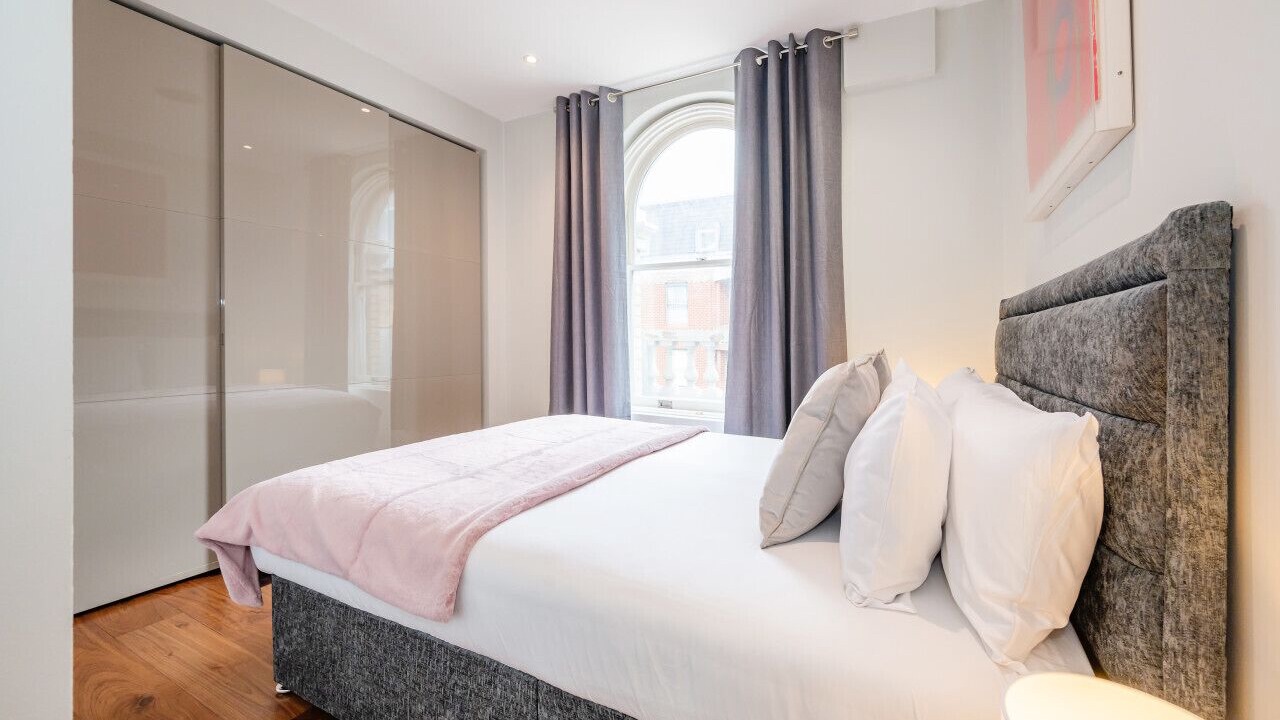 Photo of Bedroom in Queen's Gate