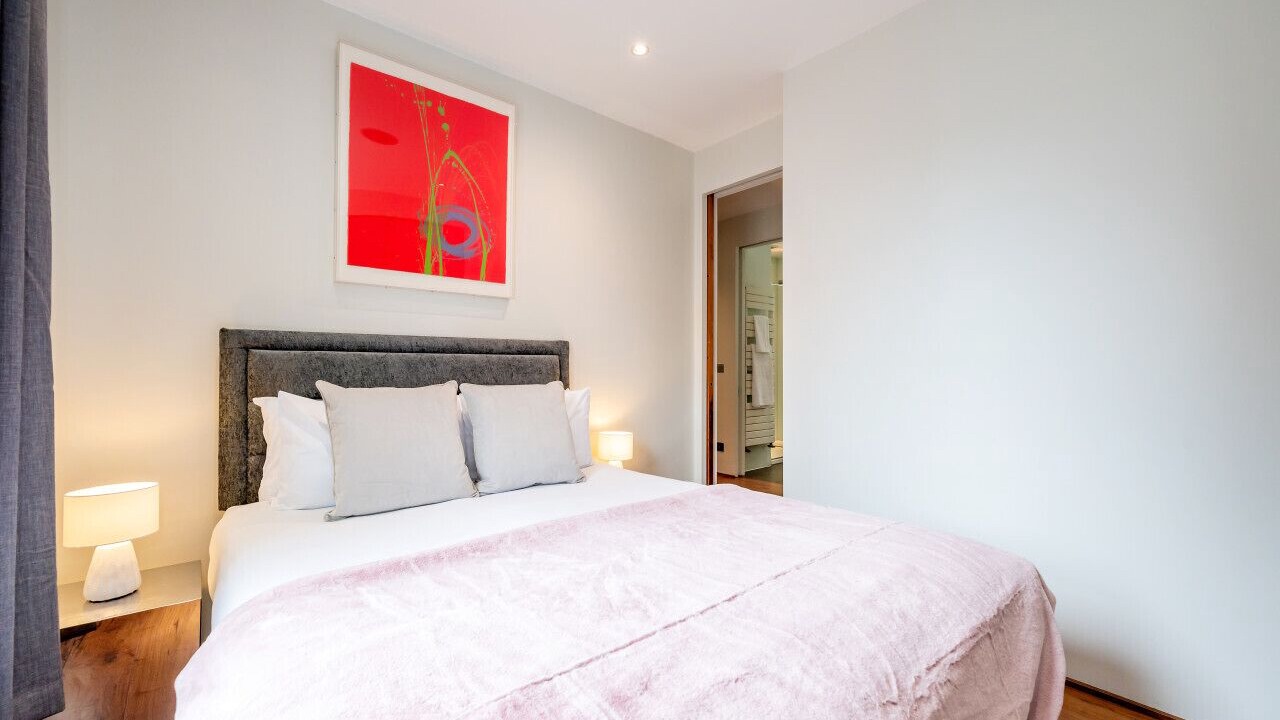Photo of Bedroom in Queen's Gate
