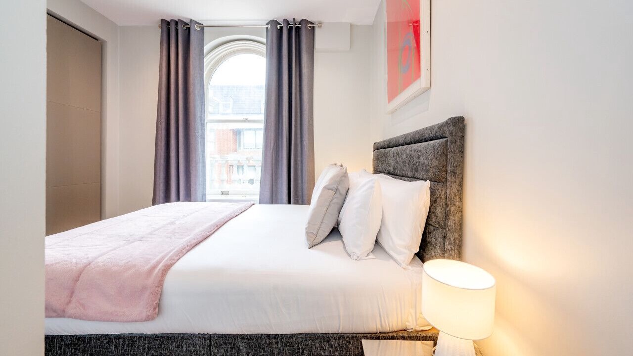Photo of Bedroom in Queen's Gate
