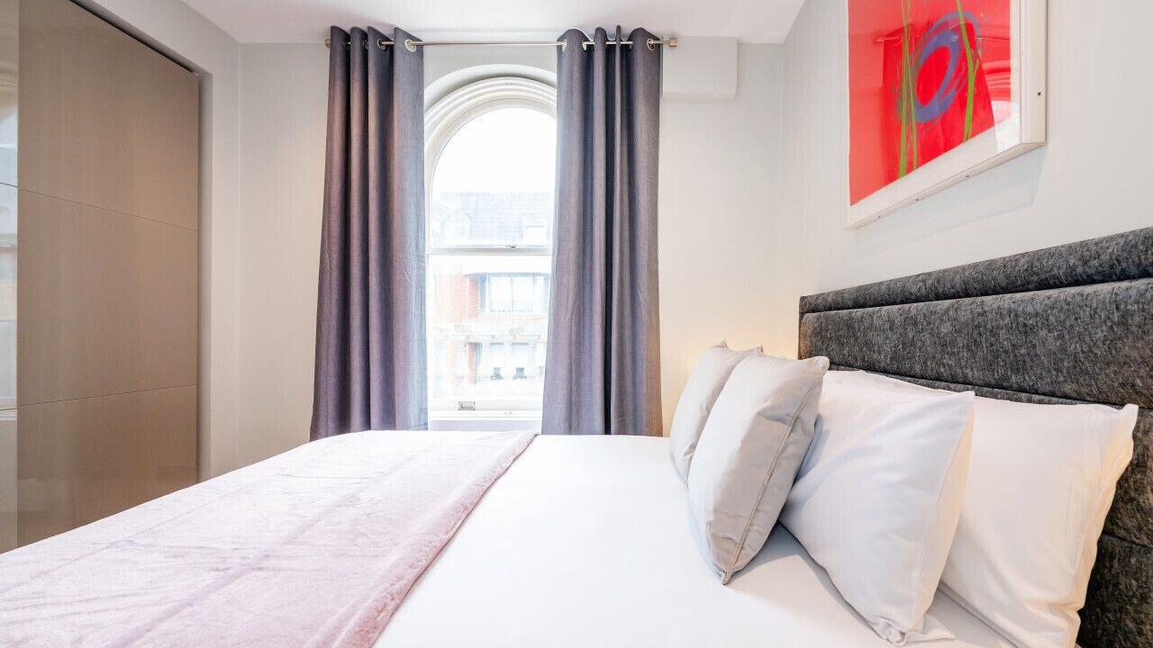 Photo of Bedroom in Queen's Gate