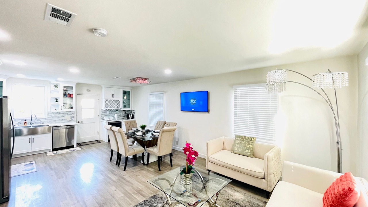 Photo of Livingroom in Mayflower Village