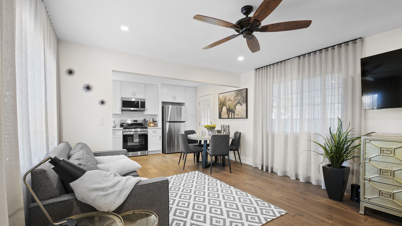 Photo of Livingroom in Eastside