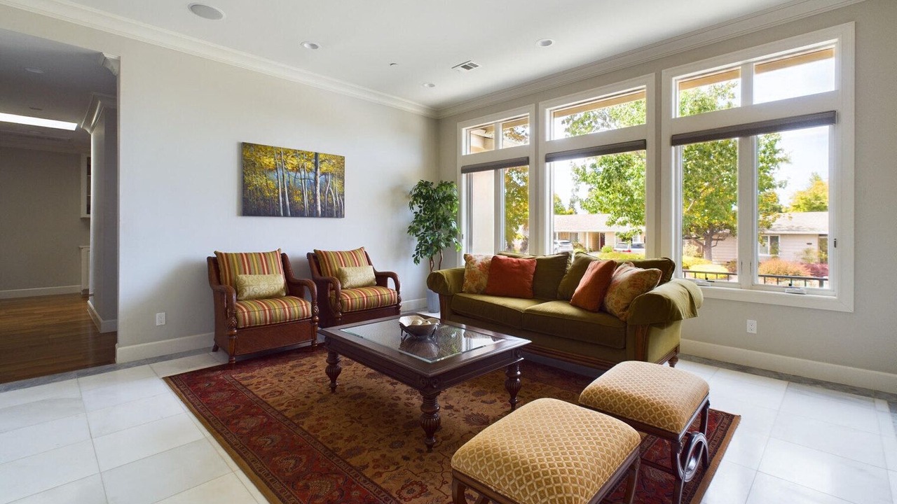 Photo of Livingroom in Saratoga