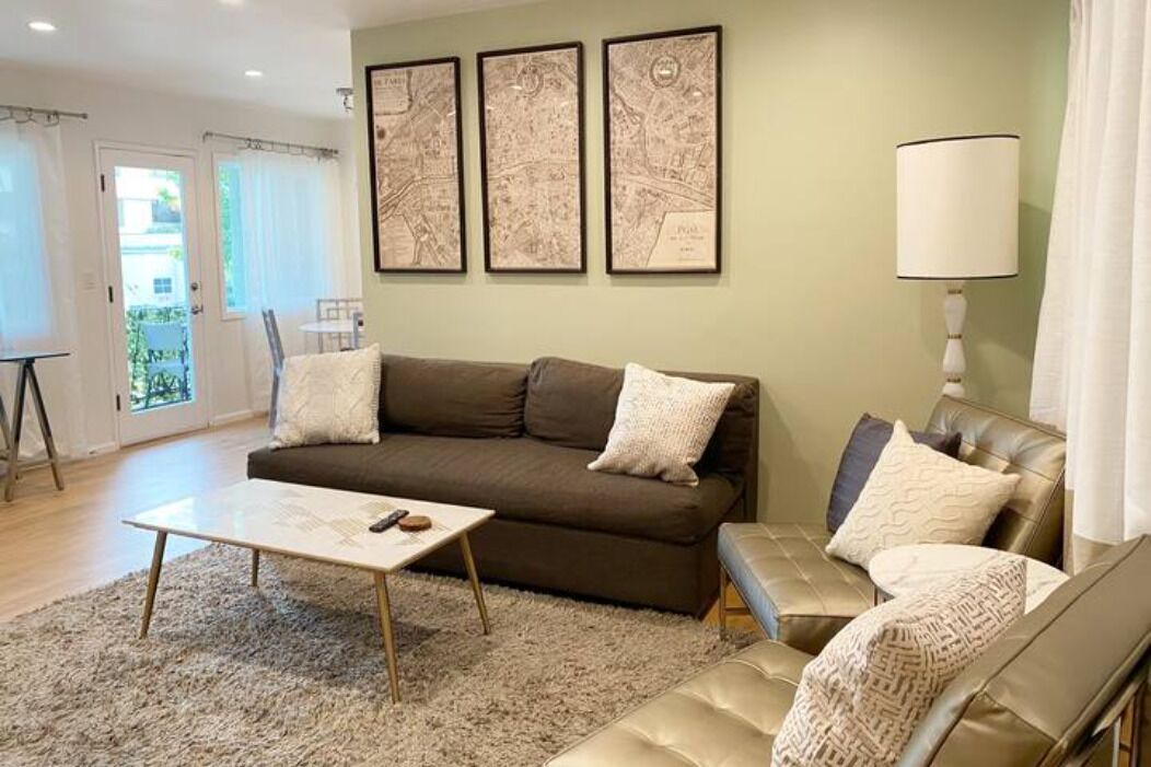 Photo of Livingroom in Downtown