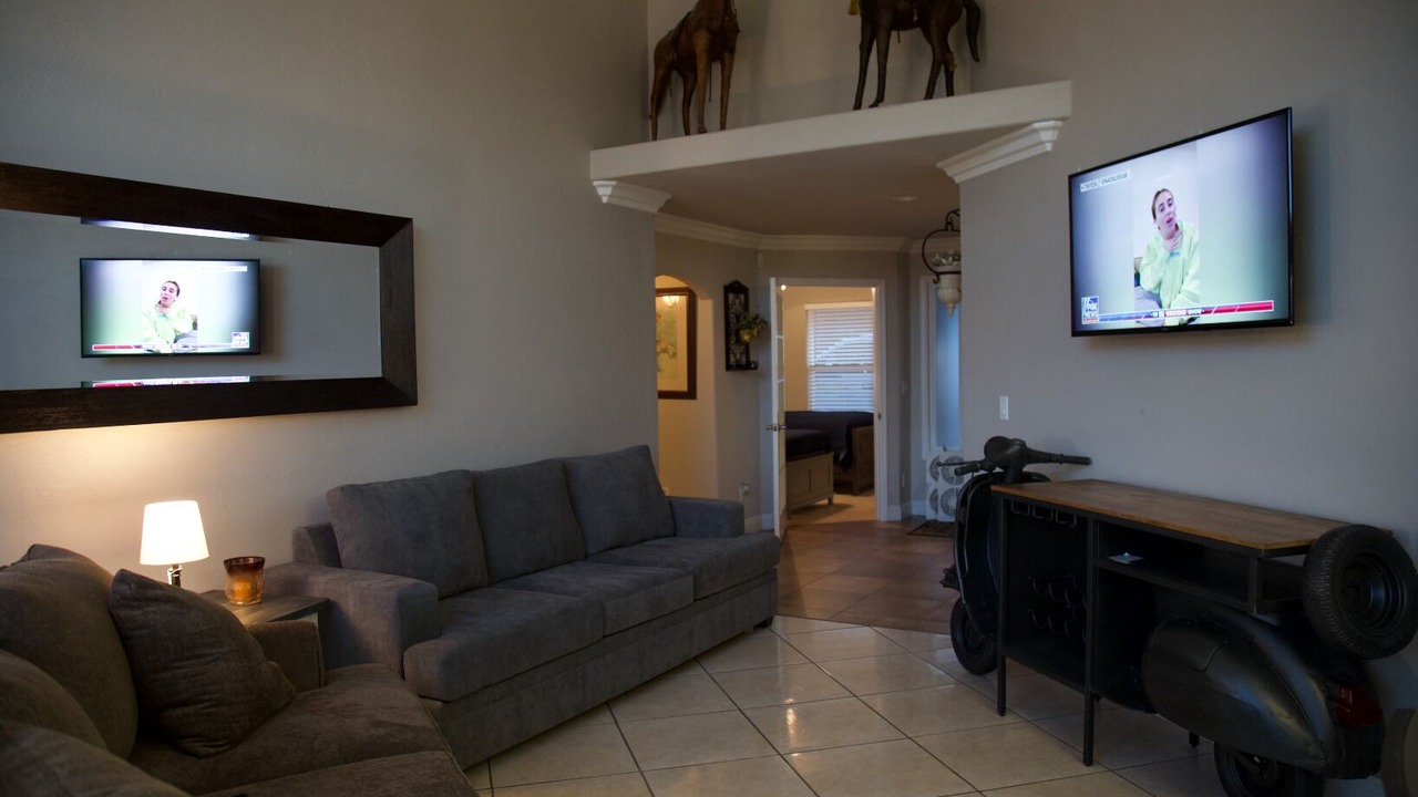 Photo of Livingroom in Vista