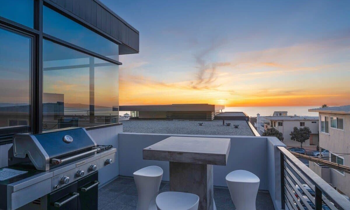 Photo of Patio Balcony in The Strand