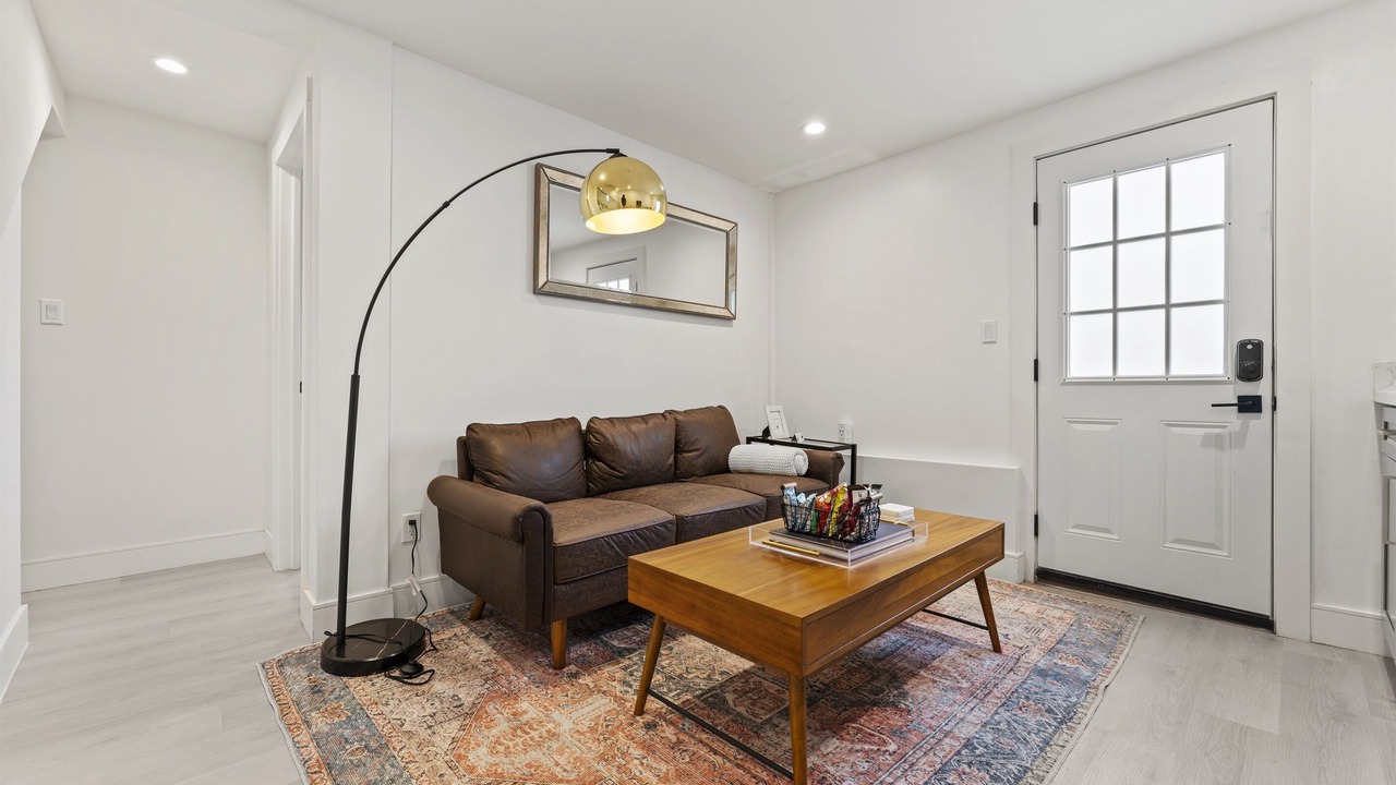 Photo of Livingroom in Bayview