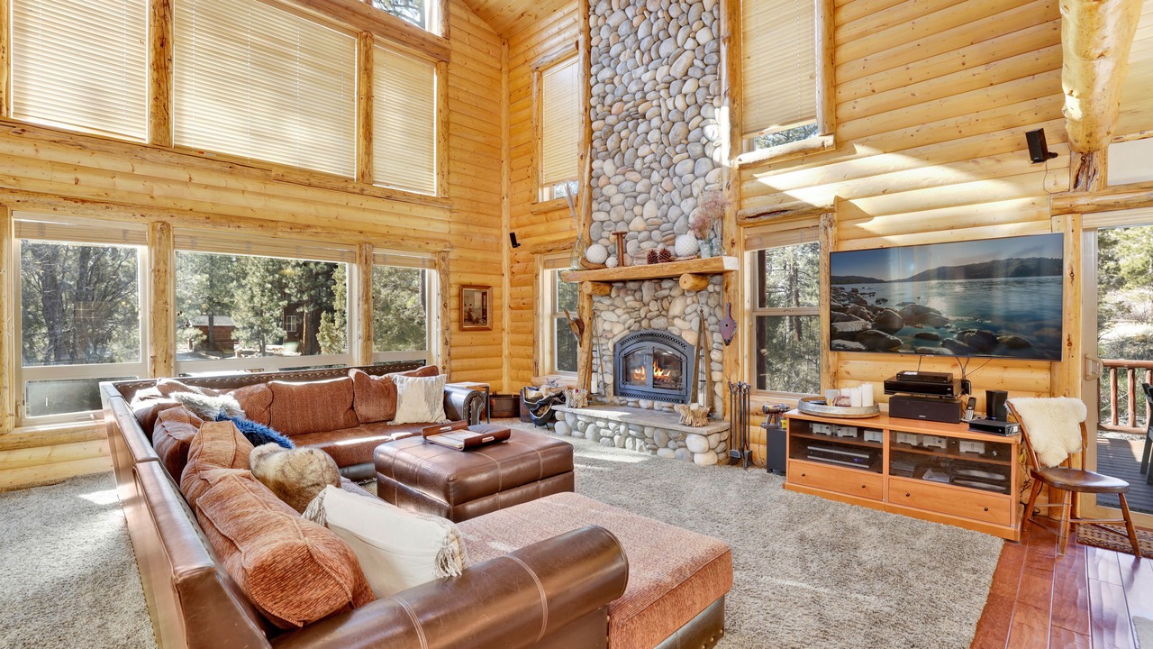 Photo of Livingroom in Eagle Mountain Estates
