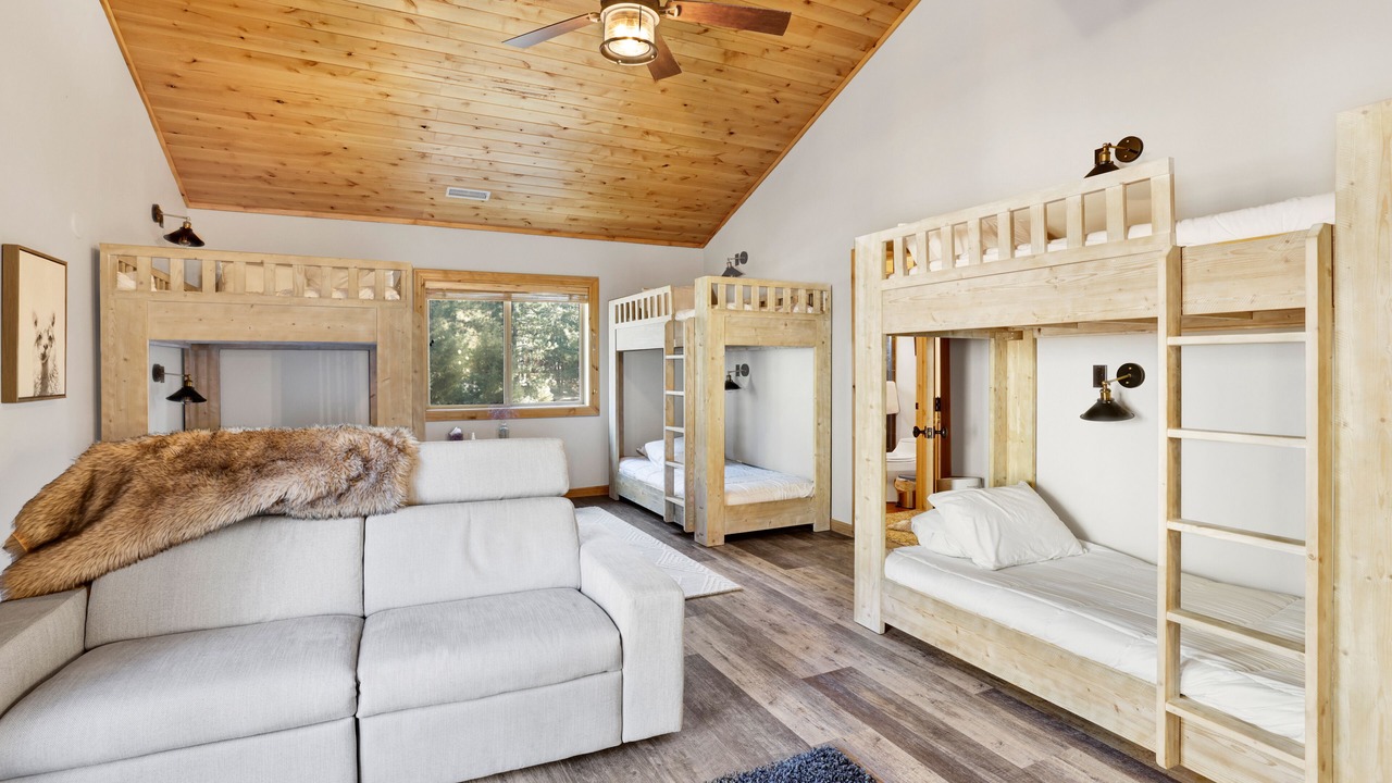 Photo of Bedroom in Eagle Mountain Estates