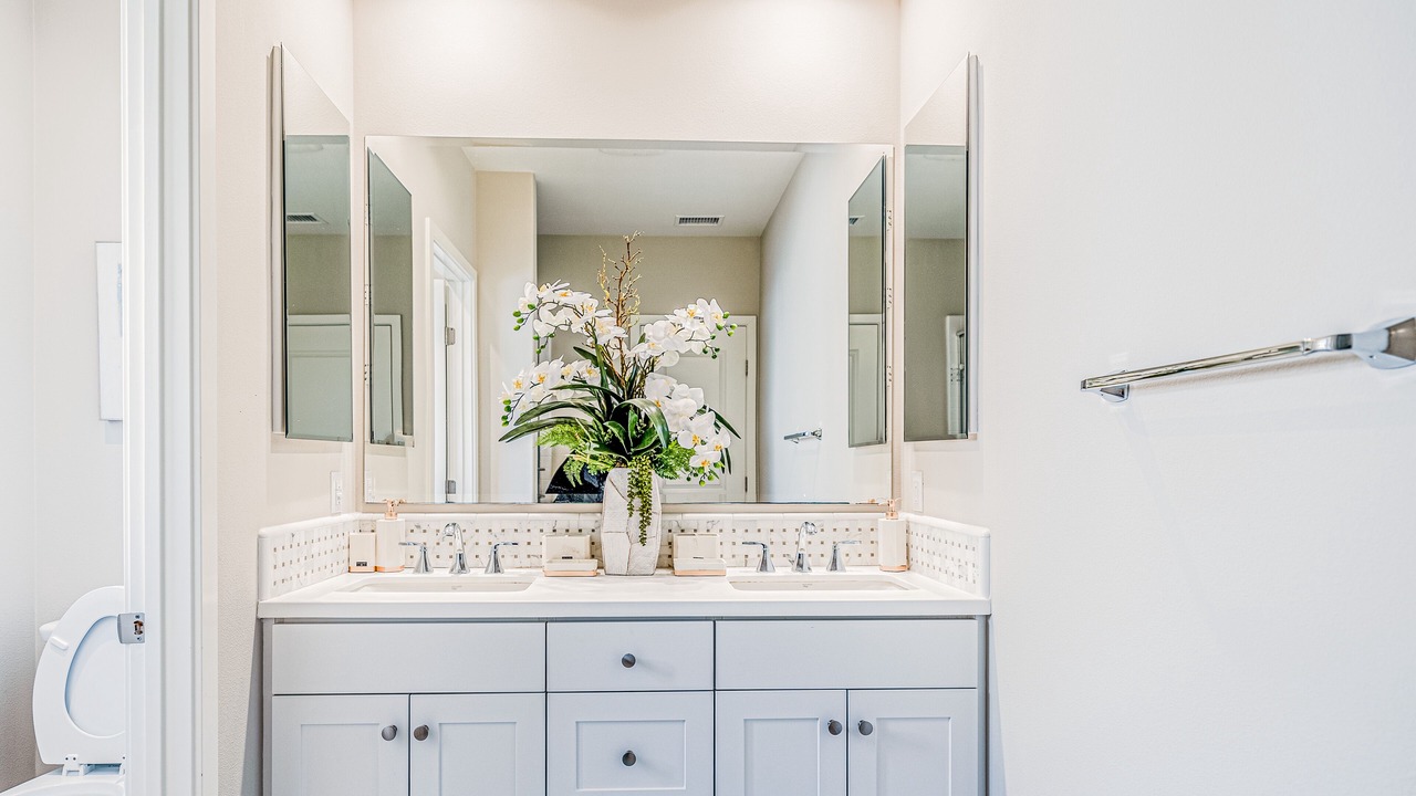Photo of Bathroom in Portola Springs