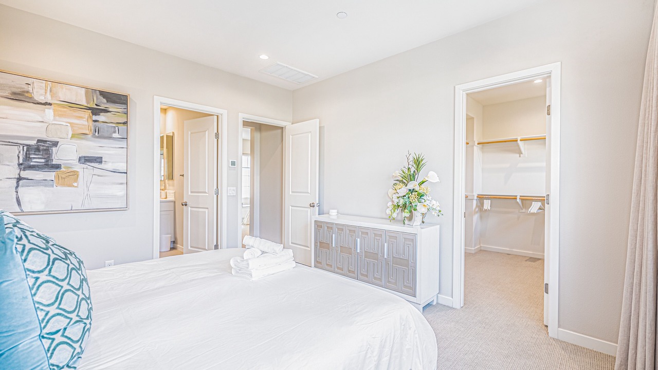 Photo of Bedroom in Portola Springs