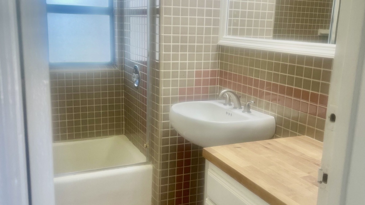 Photo of Bathroom in Northwest San Pedro