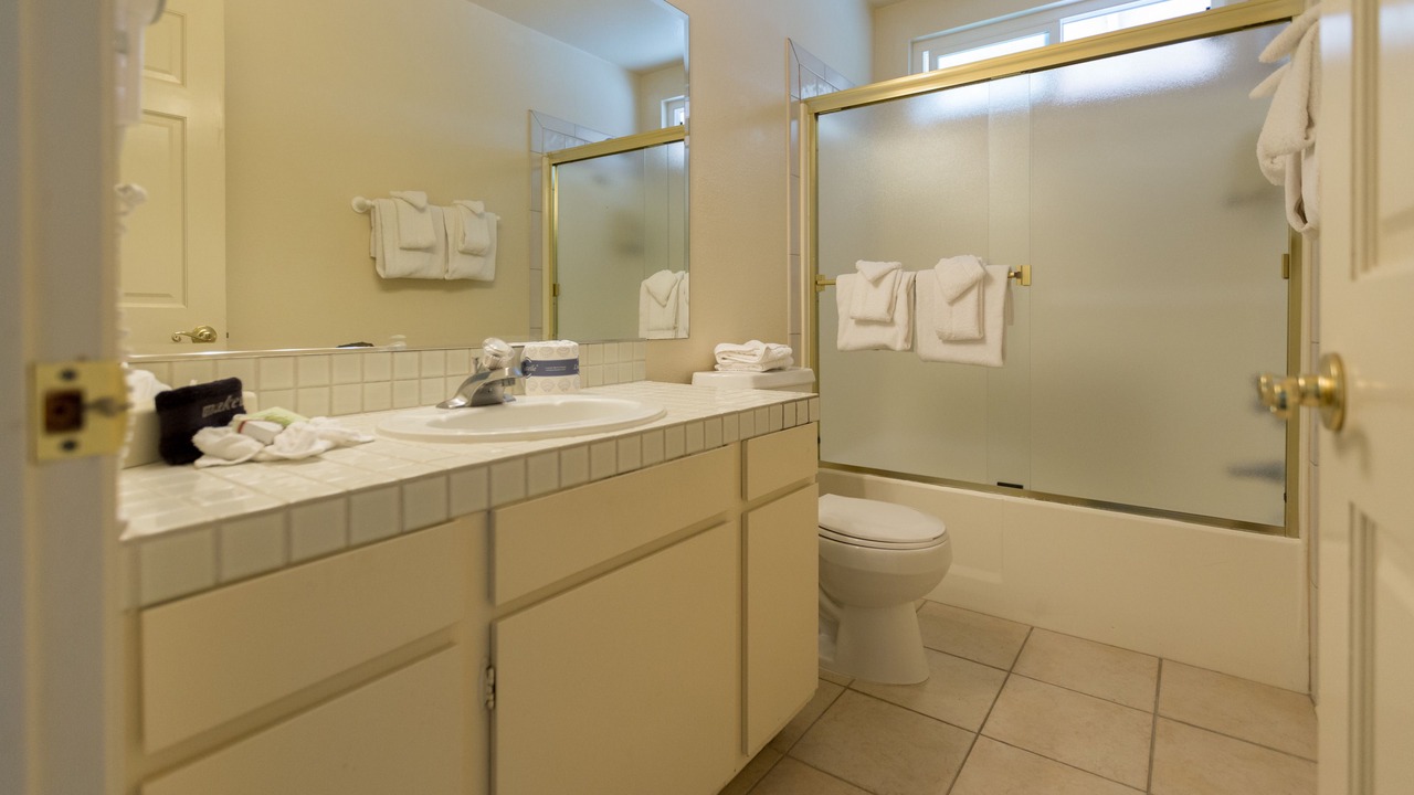 Photo of Bathroom in Oxnard Shores