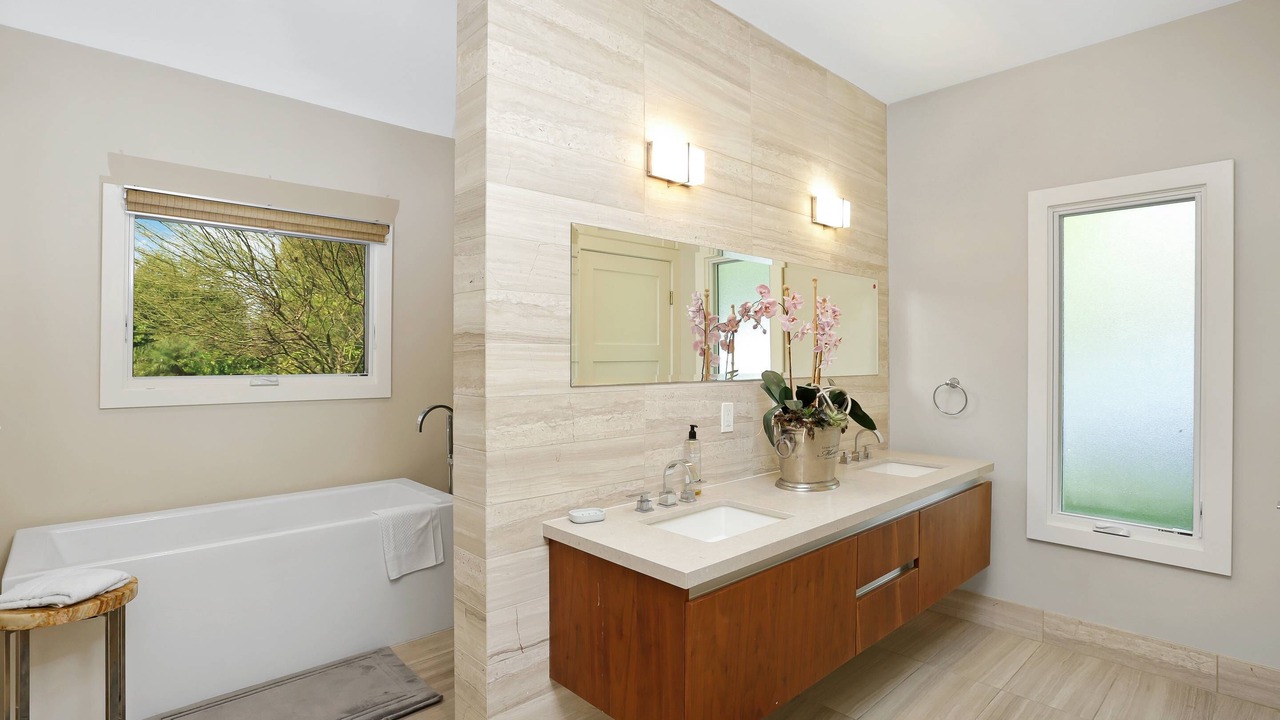 Photo of Bathroom in Cowan Heights