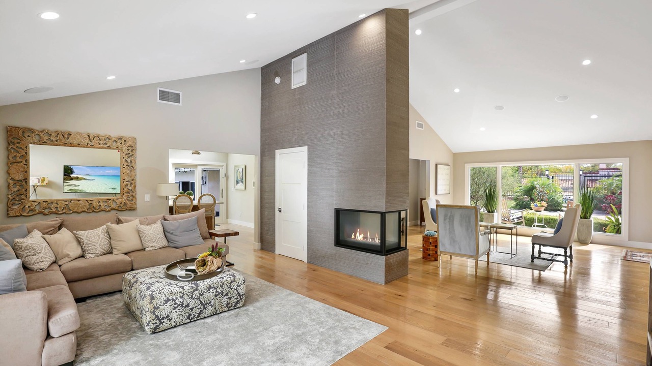 Photo of Livingroom in Cowan Heights