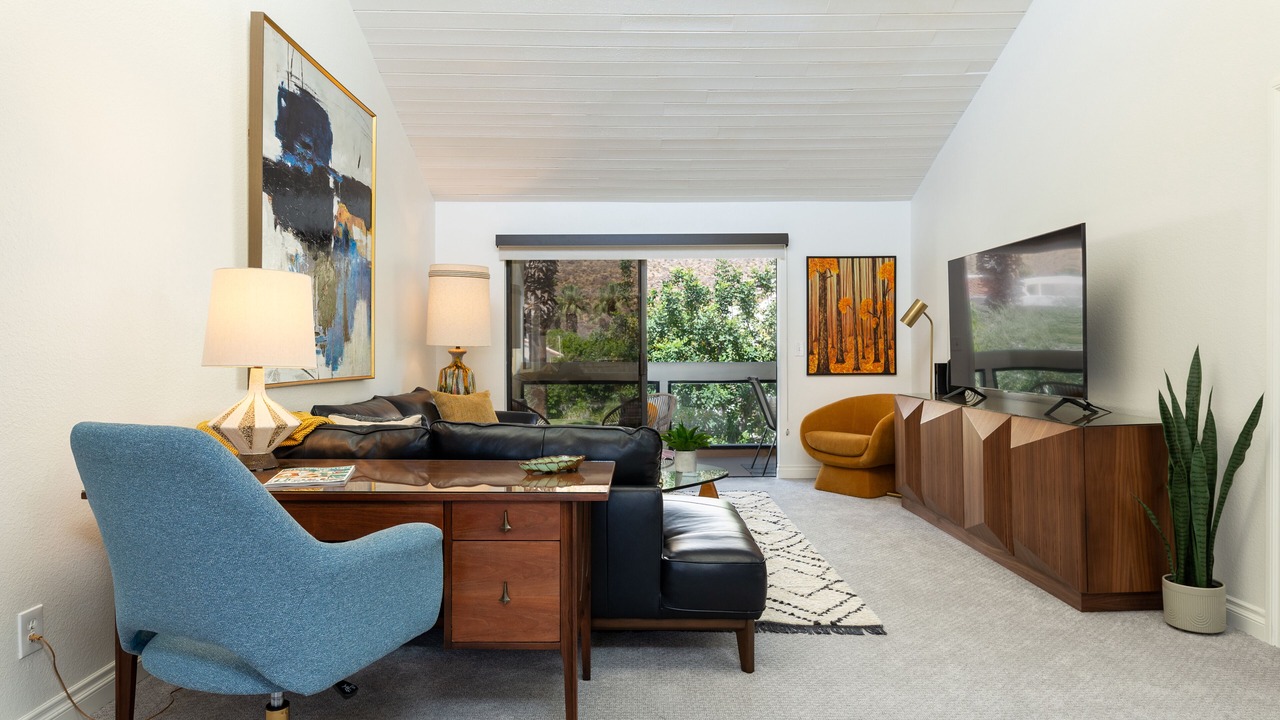 Photo of Bedroom in Canyon Corridor
