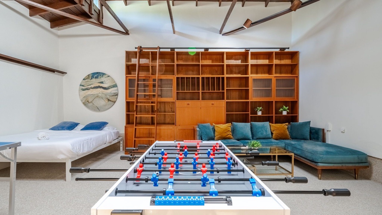 Photo of Bedroom in Lake Hollywood Estates
