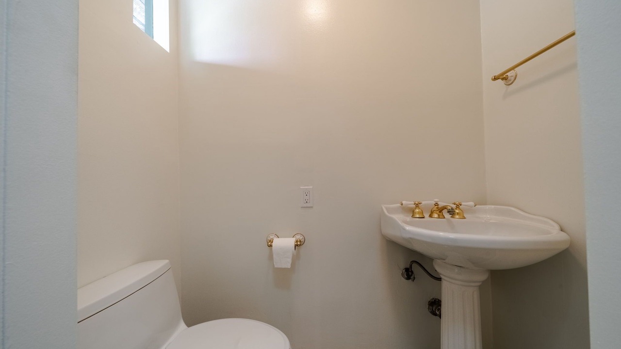 Photo of Bathroom in Lake Hollywood Estates