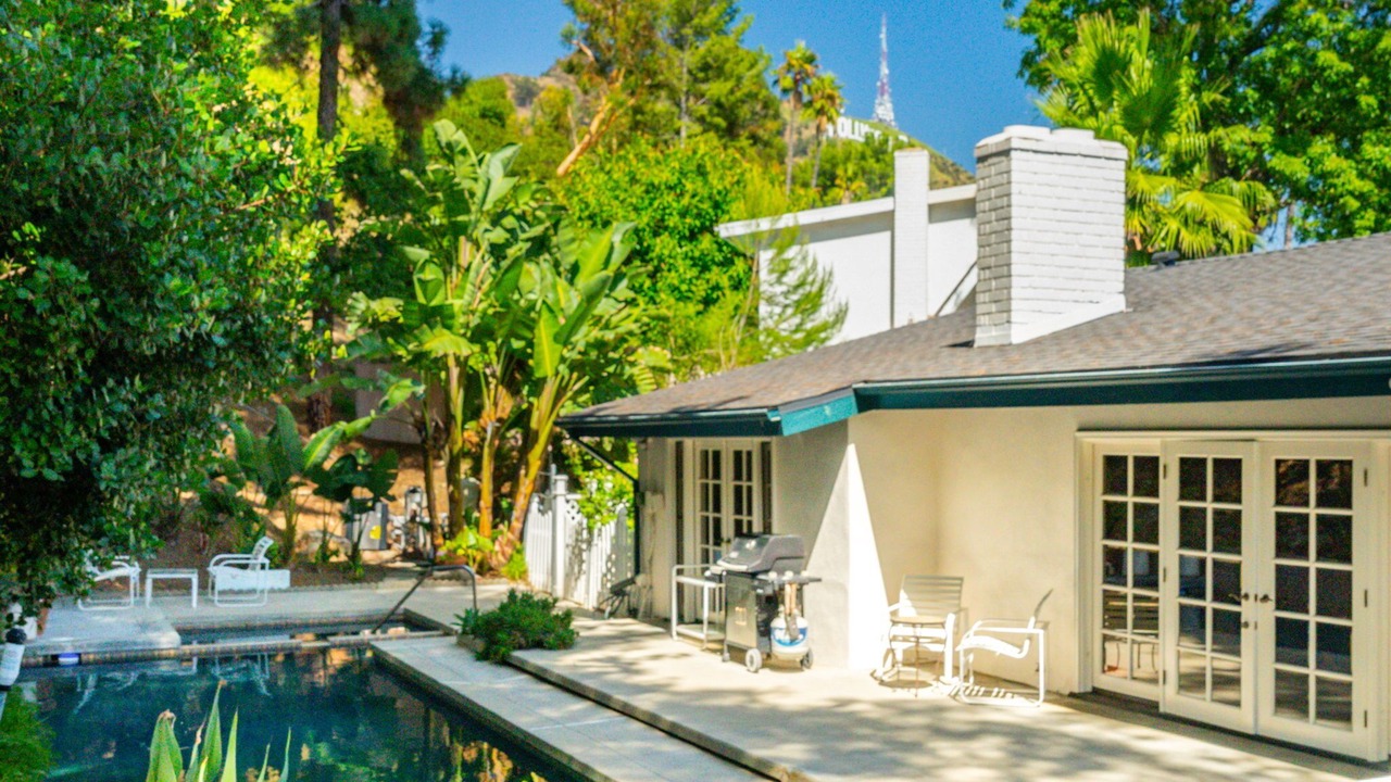 Photo of Outdoor in Lake Hollywood Estates