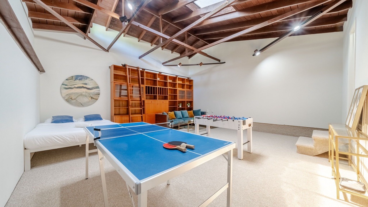Photo of Bedroom in Lake Hollywood Estates