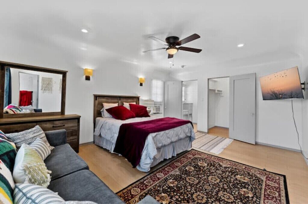 Photo of Bedroom in Carthay Circle