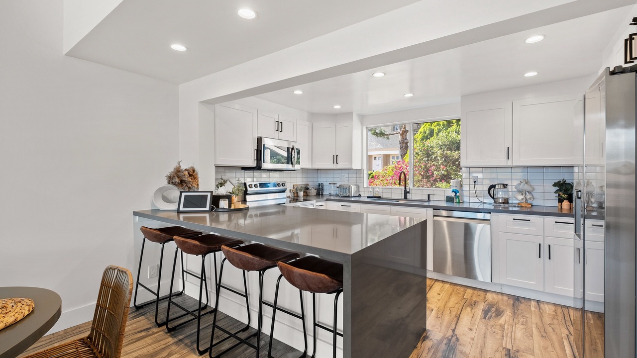 Photo of Kitchen in Central Malibu