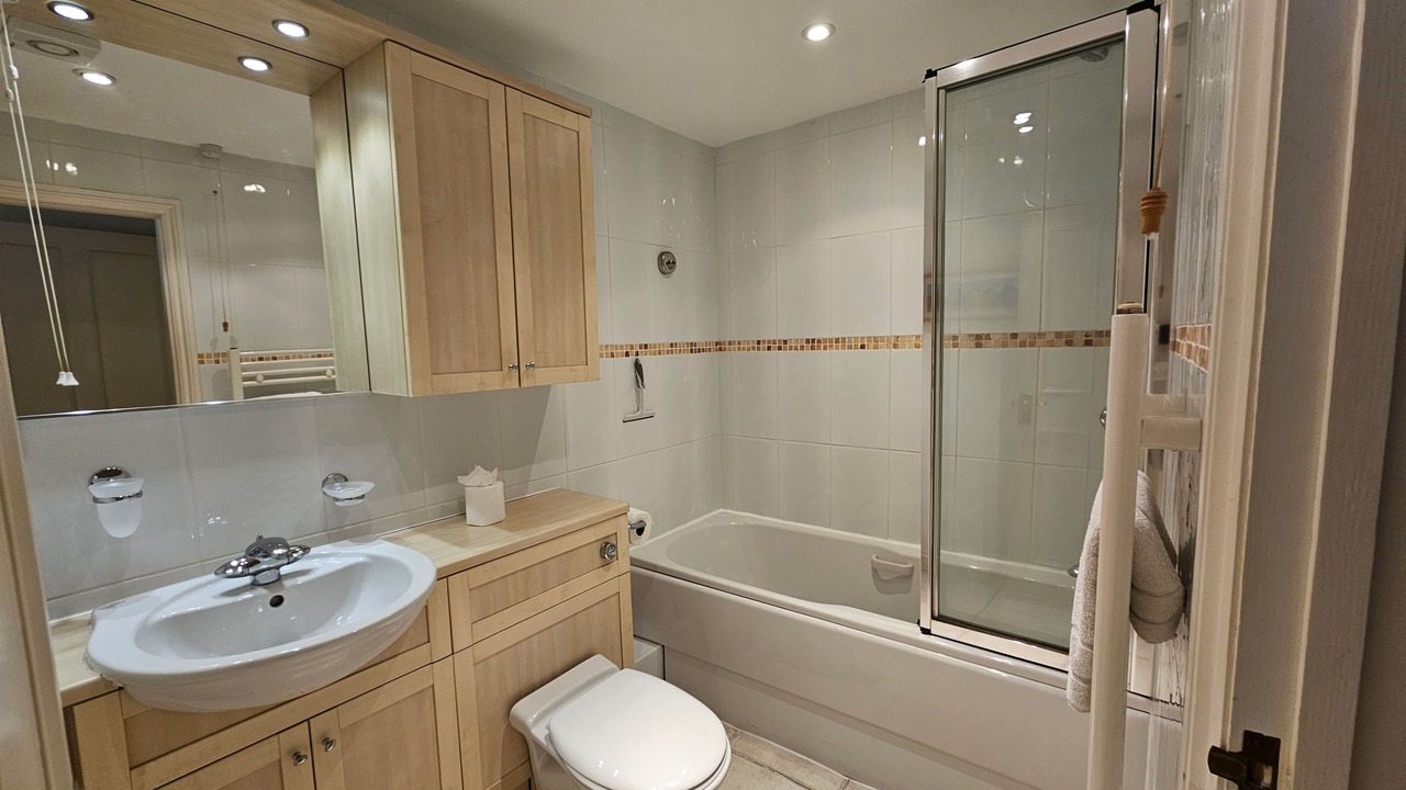 Photo of Bathroom in St. Mawes