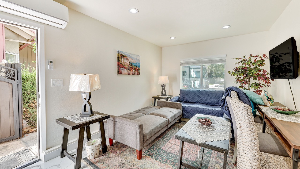 Photo of Livingroom in Anaheim Hills